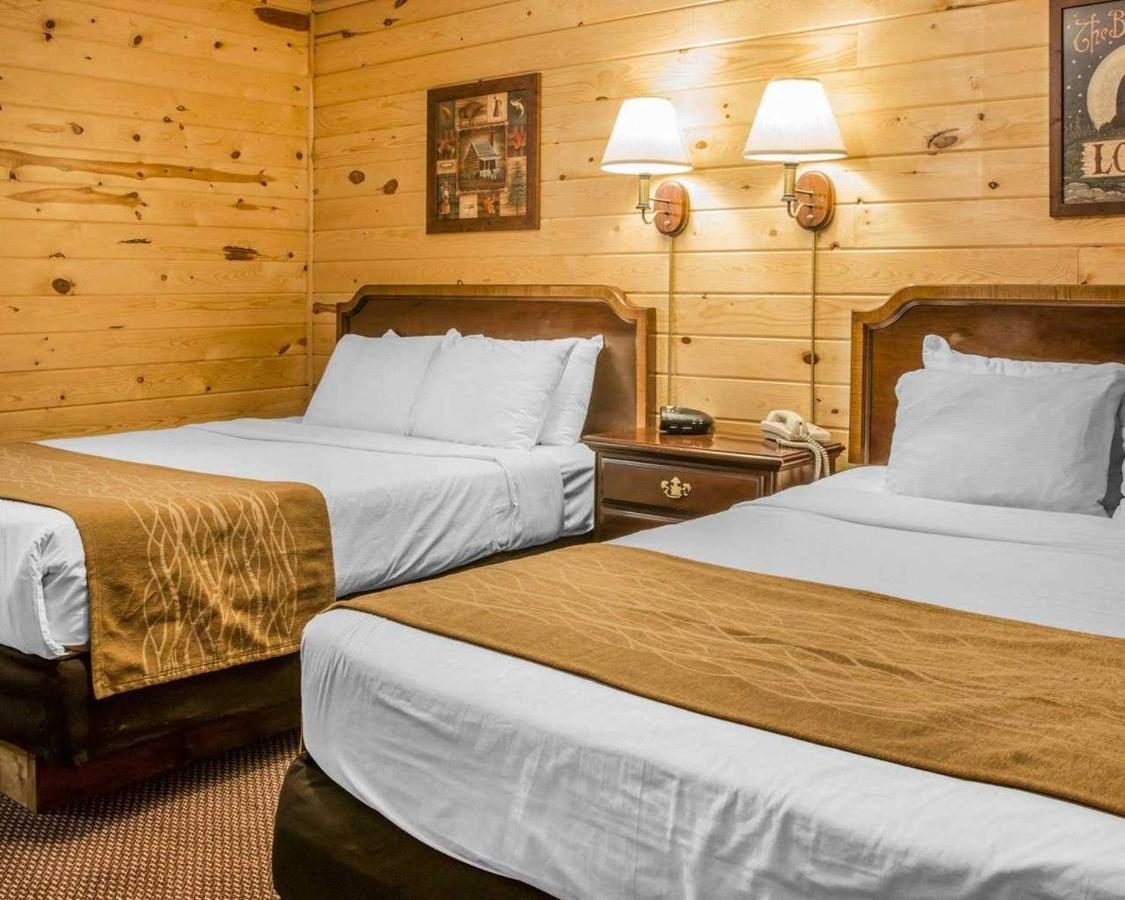 Cabins Of Mackinac & Lodge แมคคินอซิตี้ ภายนอก รูปภาพ