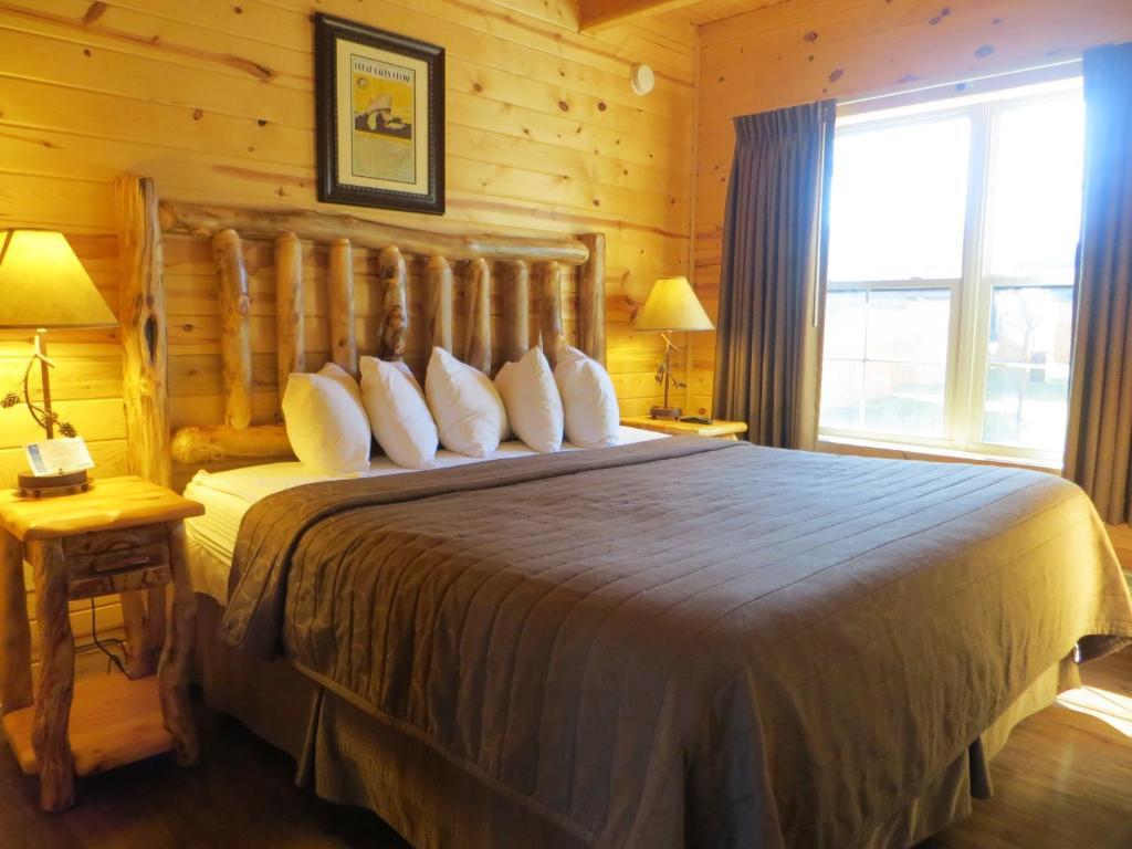 Cabins Of Mackinac & Lodge แมคคินอซิตี้ ห้อง รูปภาพ